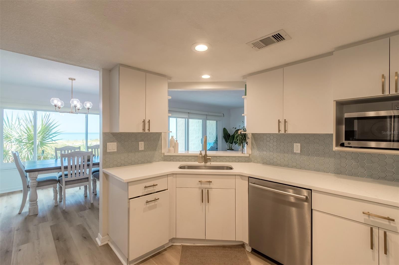 Image 17 of 41 For 2600 Ocean Shore Boulevard 103