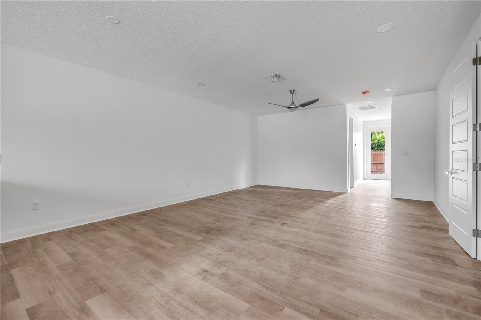 Image 6 of 11 For 2419 India Palm Drive