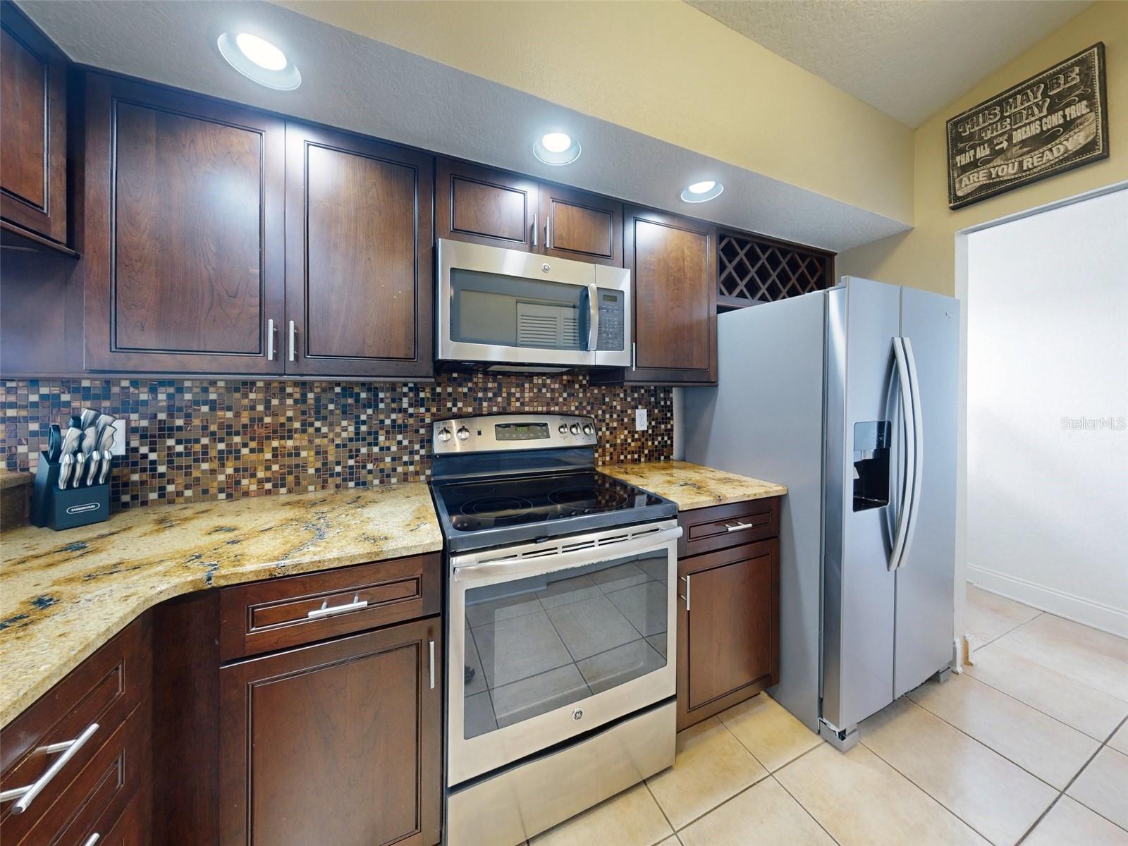 Image 11 of 30 For 406 Bouchelle Drive 206