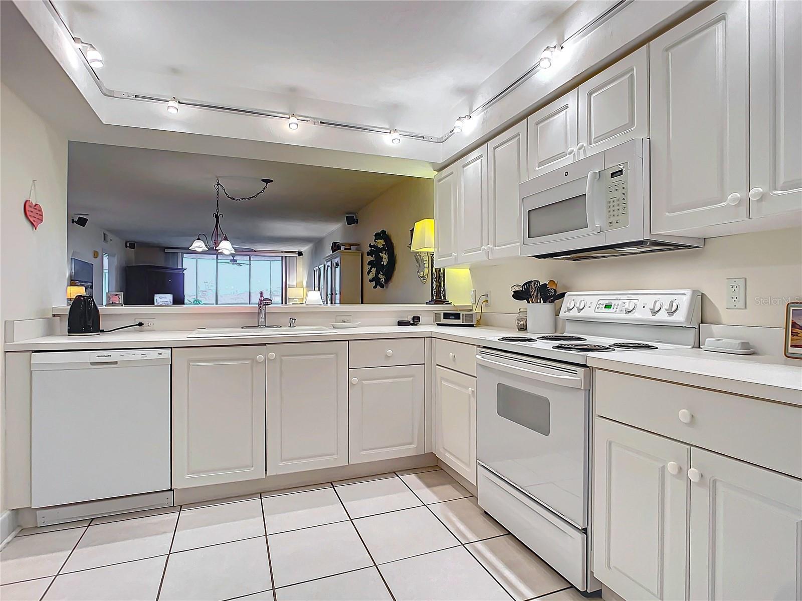Image 17 of 54 For 426 Bouchelle Drive 303
