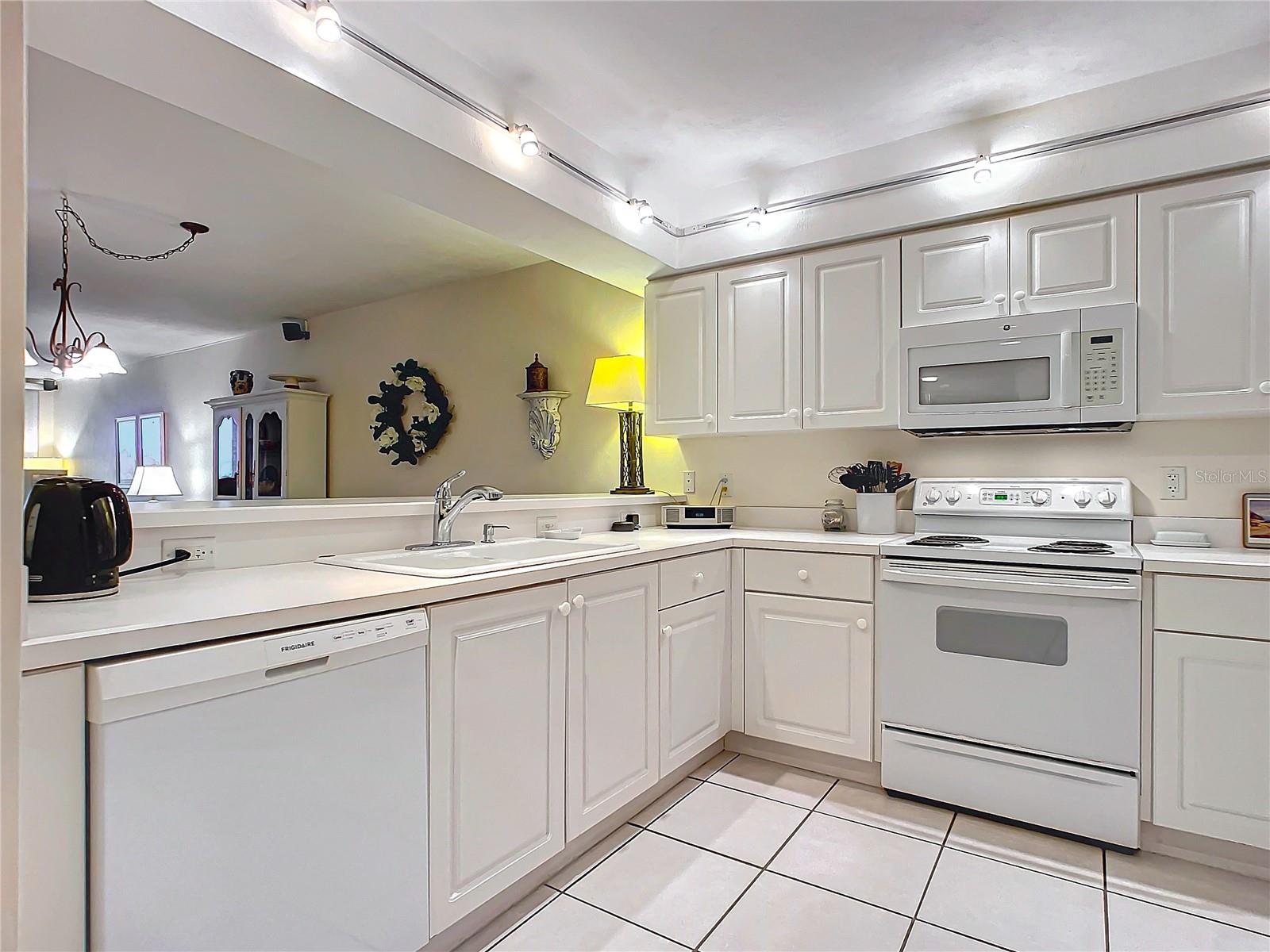 Image 19 of 54 For 426 Bouchelle Drive 303