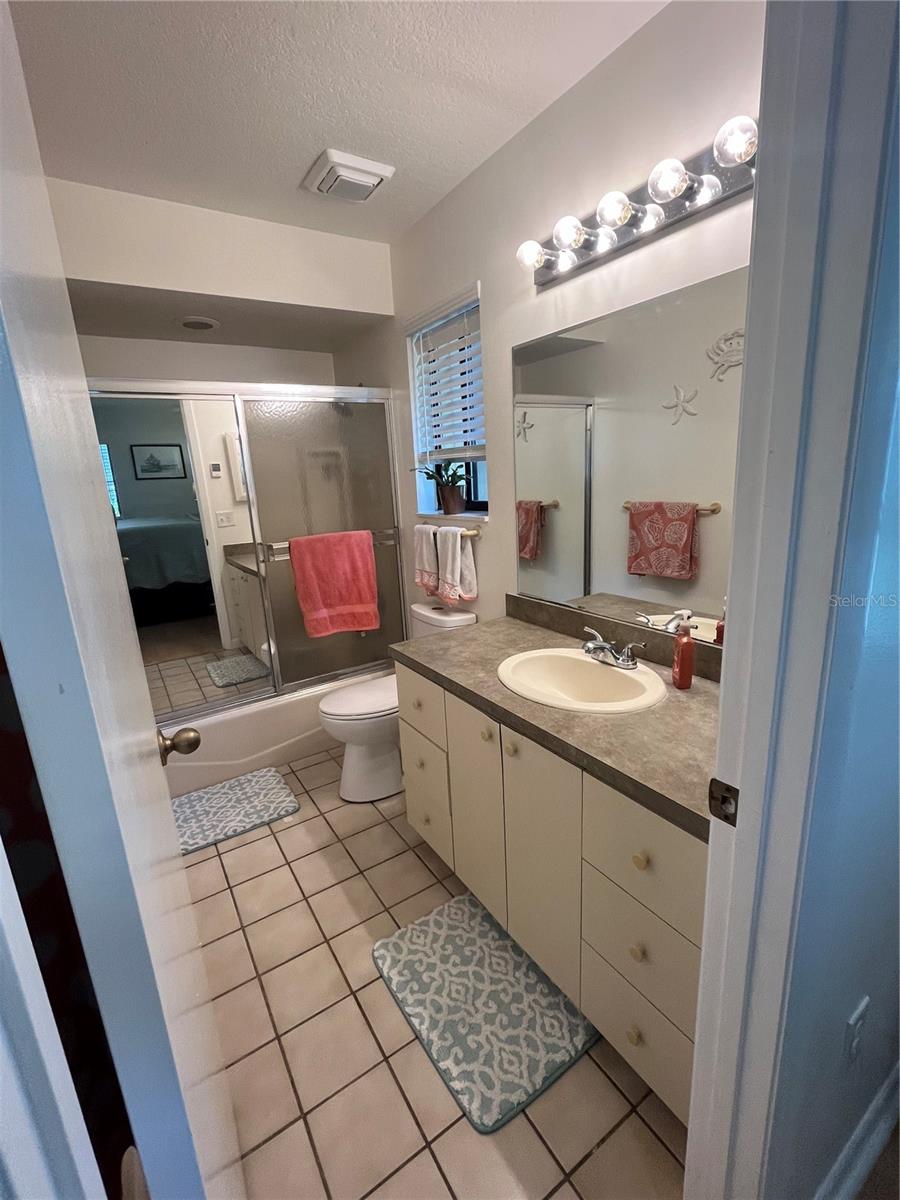 Image 19 of 31 For 2503 Woodland Drive