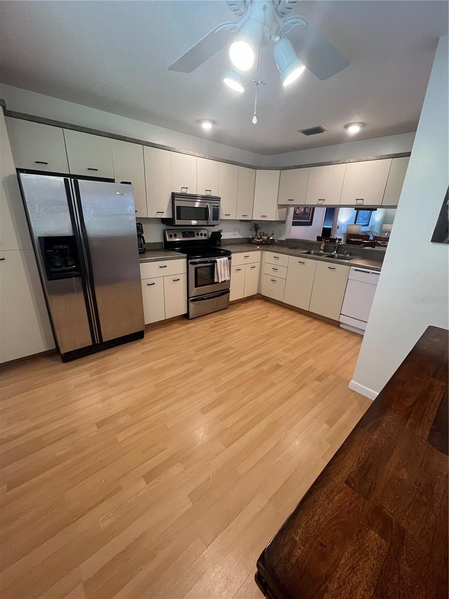 Image 4 of 31 For 2503 Woodland Drive