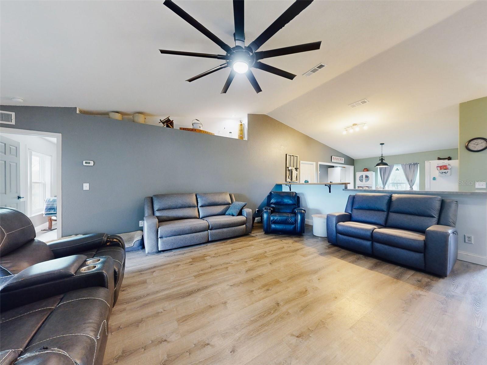 Image 32 of 100 For 977 Bay Drive