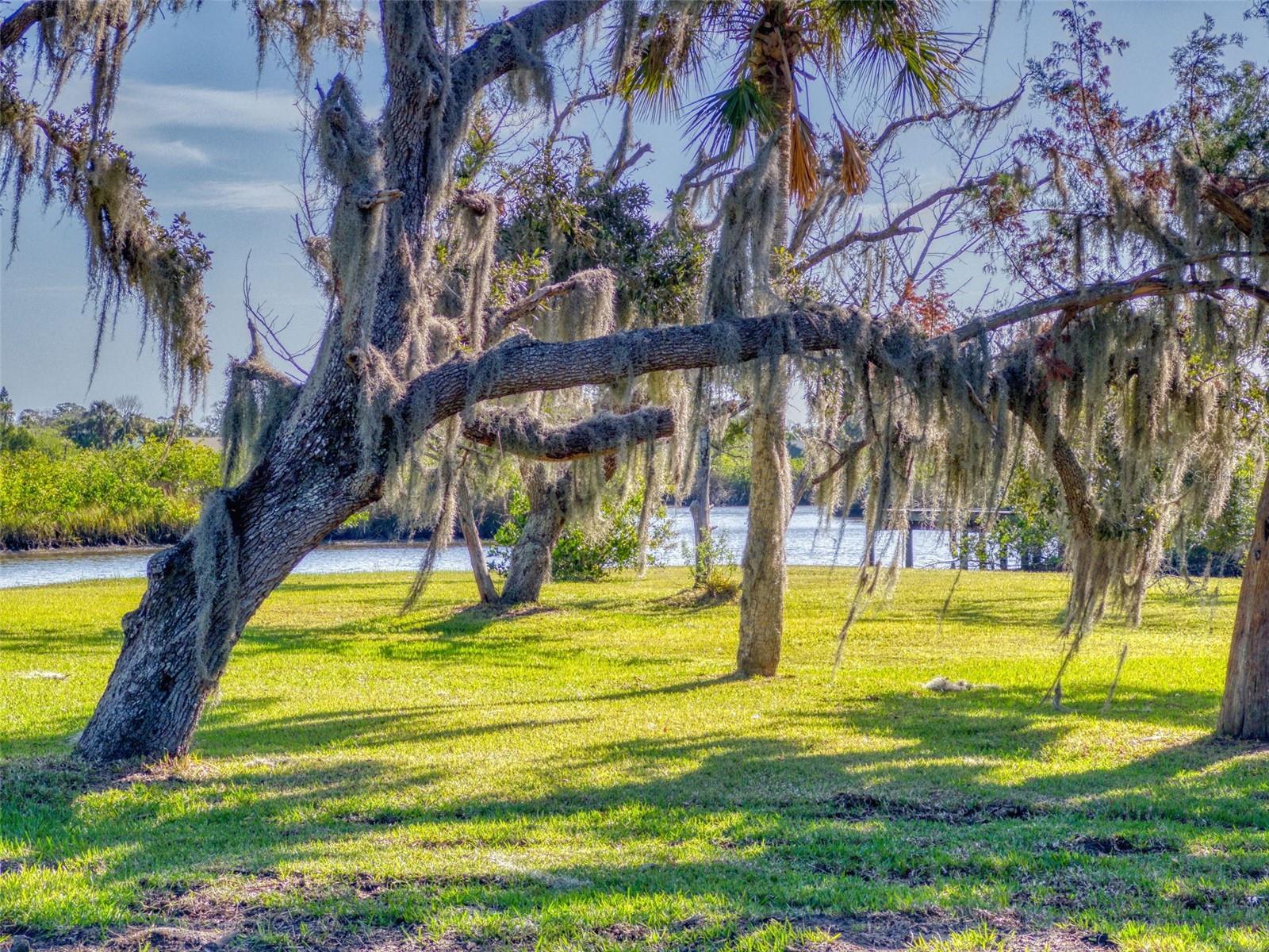 Image 46 of 100 For 977 Bay Drive