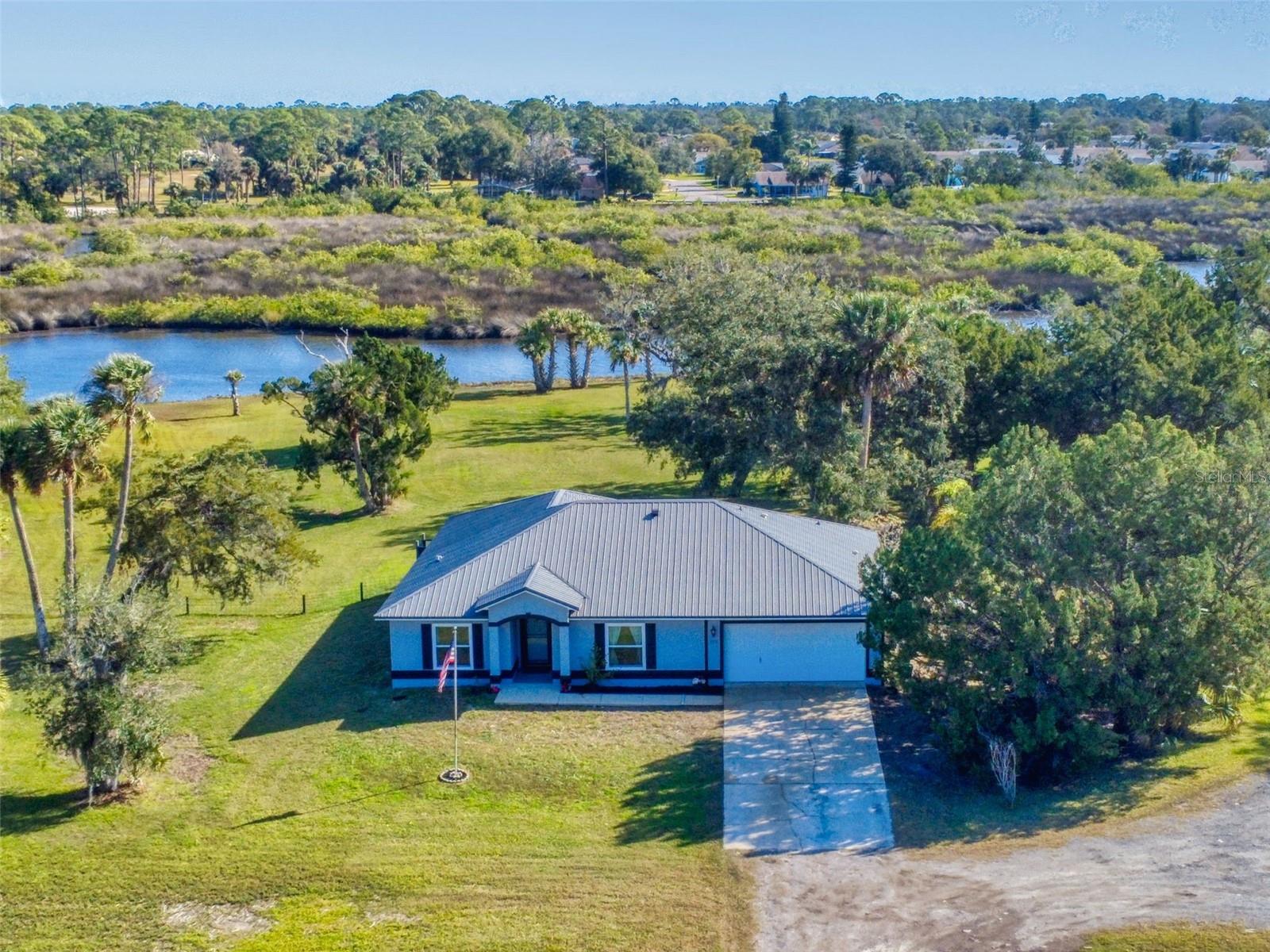 Image 68 of 100 For 977 Bay Drive