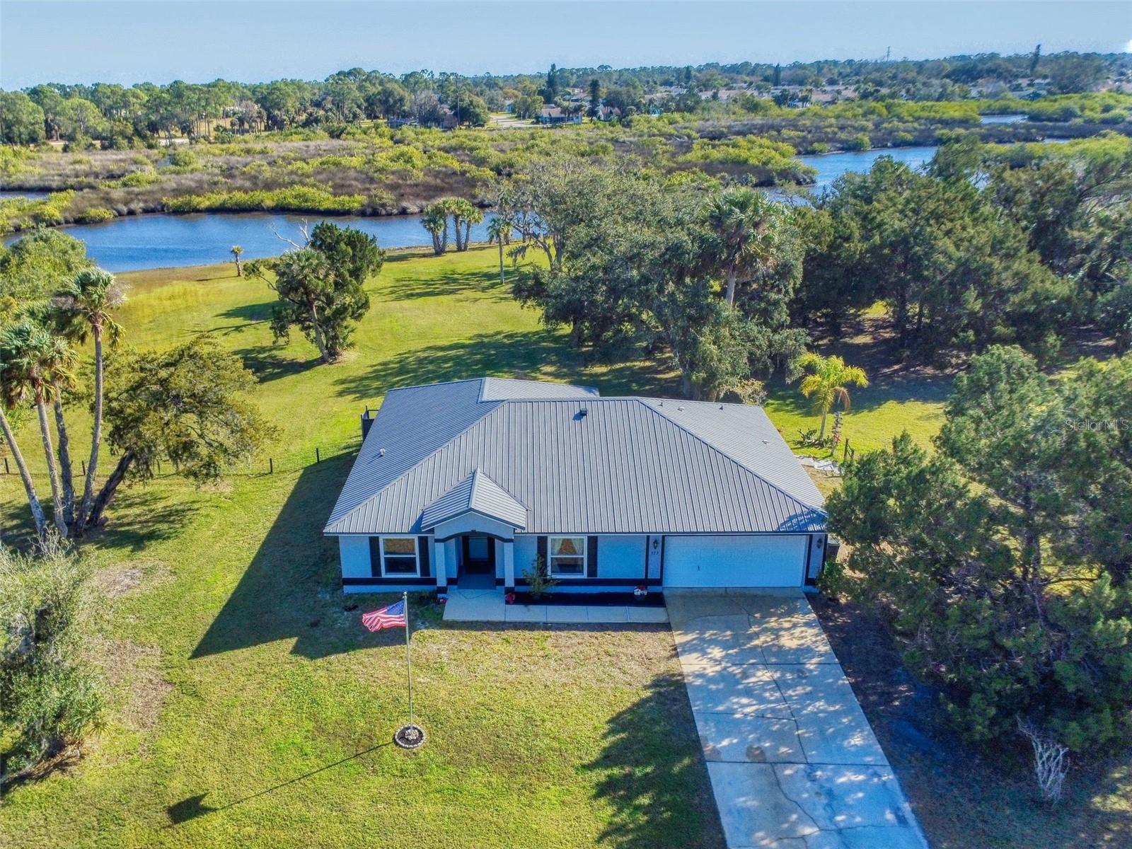 Image 69 of 100 For 977 Bay Drive