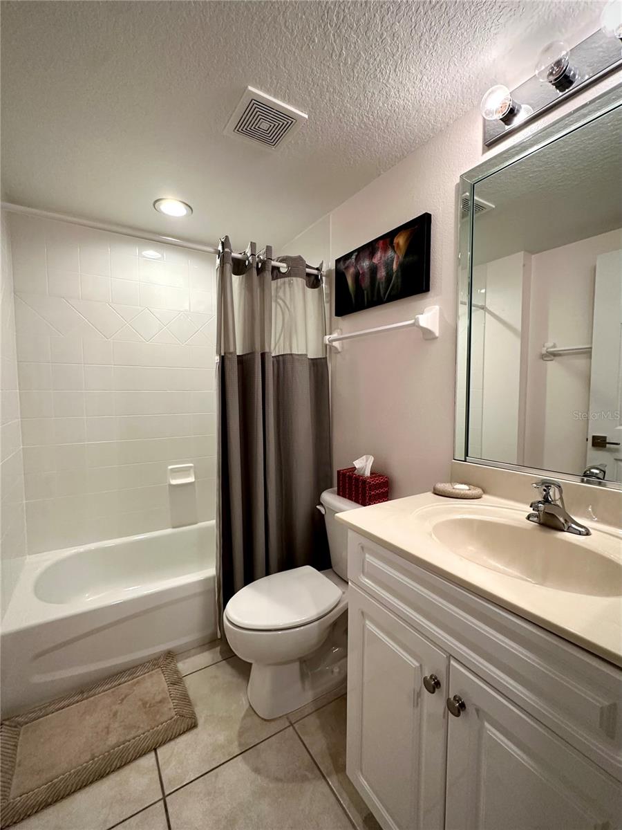 Image 19 of 34 For 5300 Atlantic Avenue 8-302