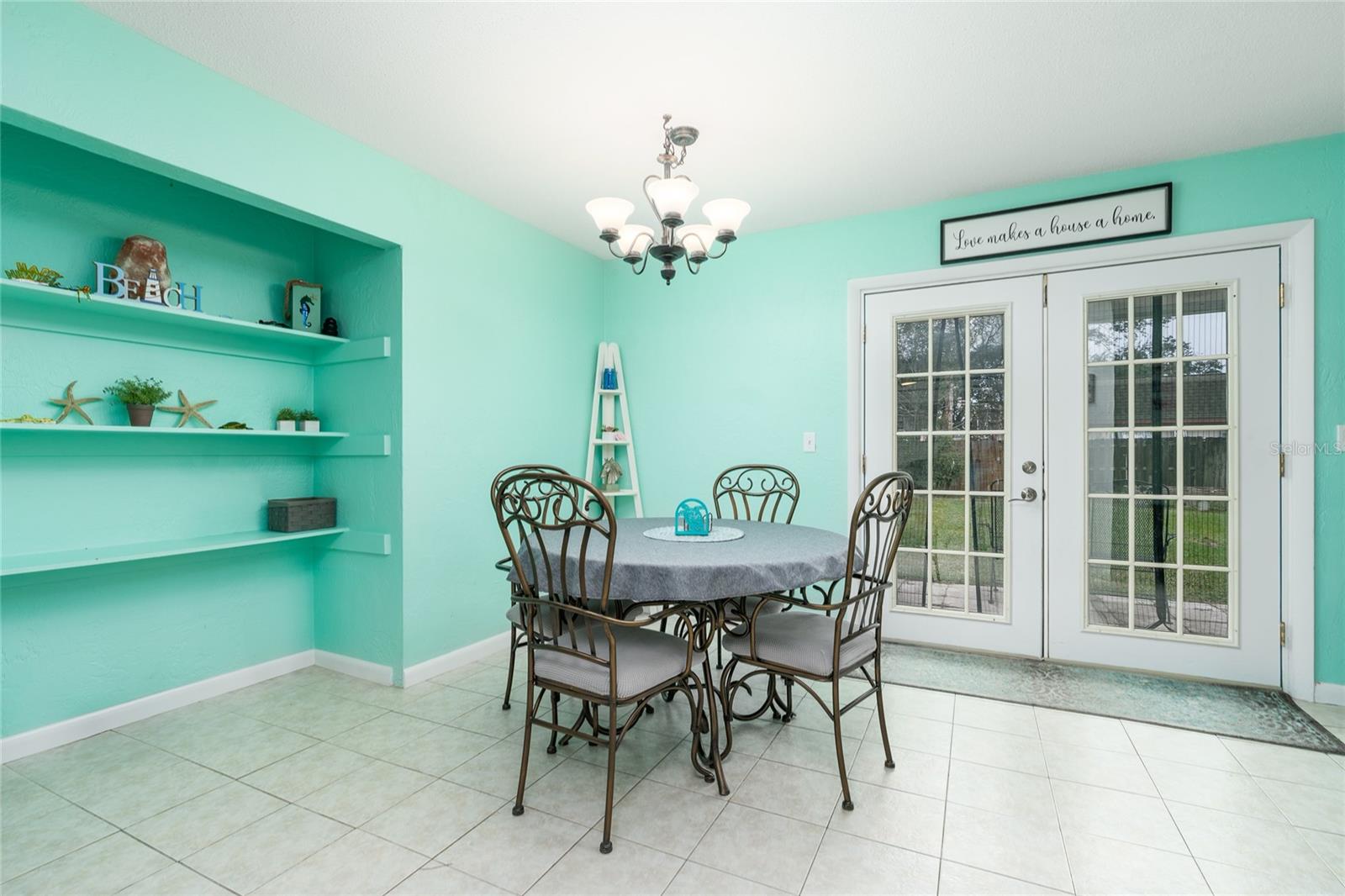 Image 6 of 23 For 2325 Willow Oak Drive