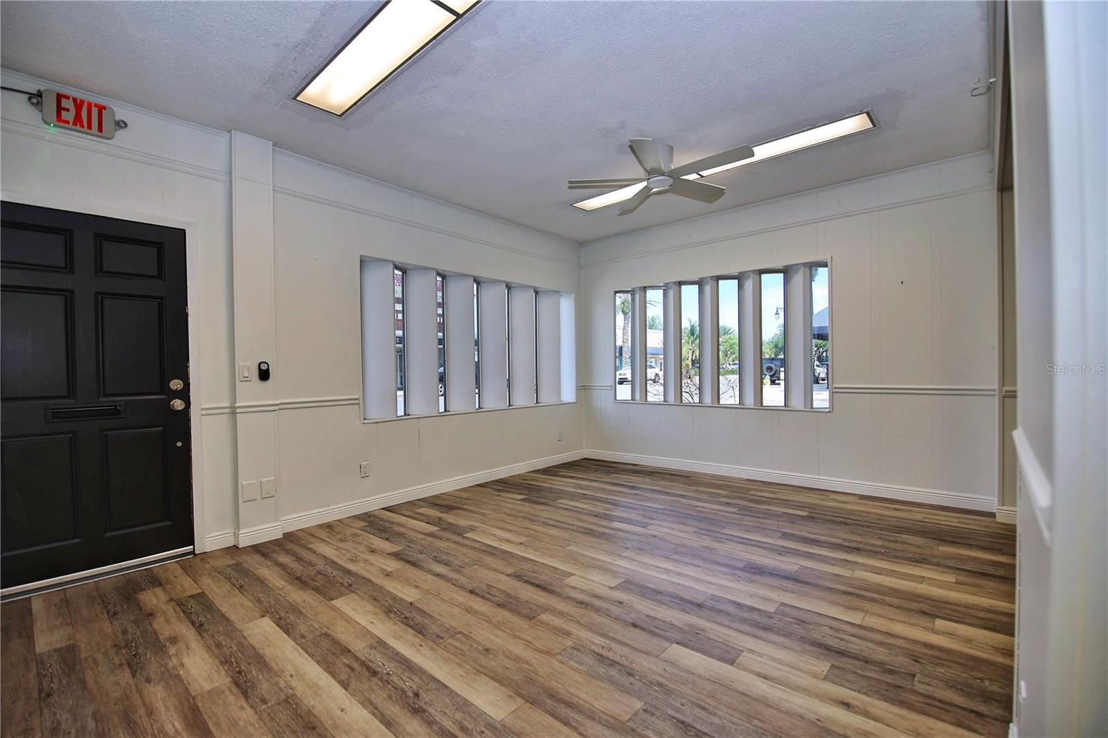 Listing photo id 18 for 400 Canal Street