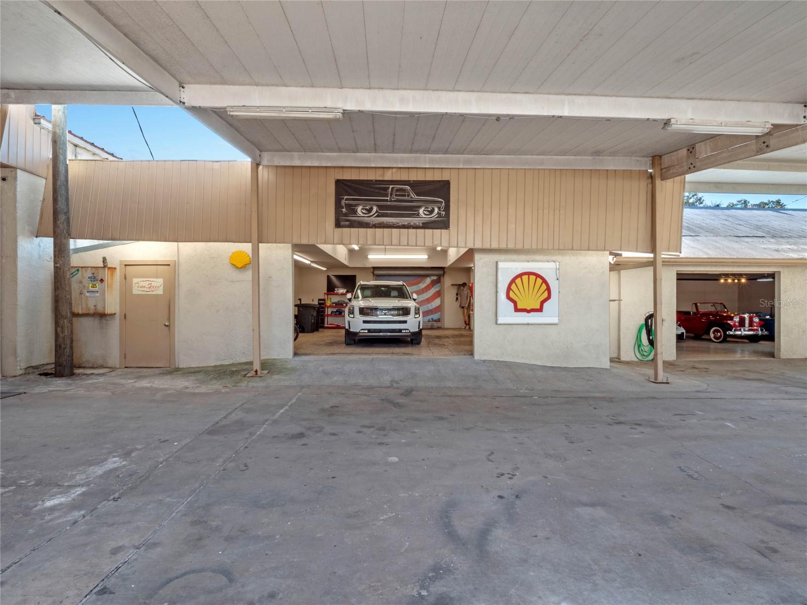 Image 11 of 42 For 208 Magnolia St