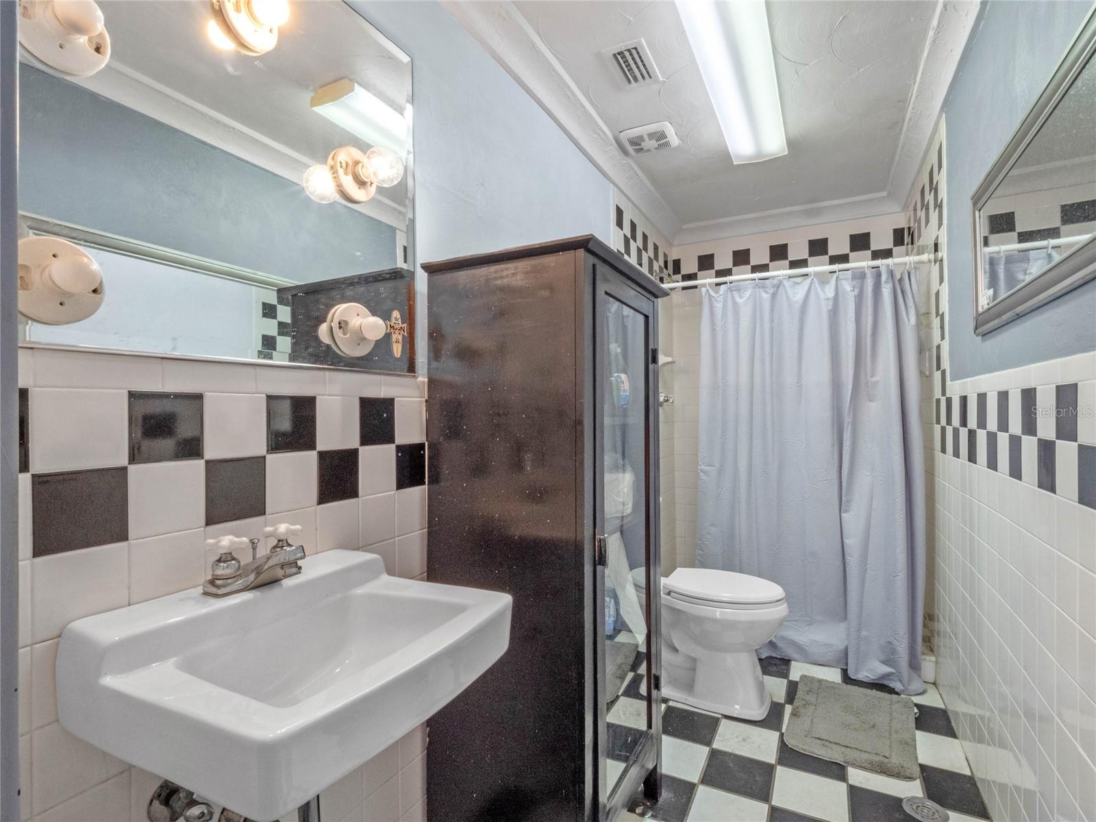 Image 17 of 42 For 208 Magnolia St