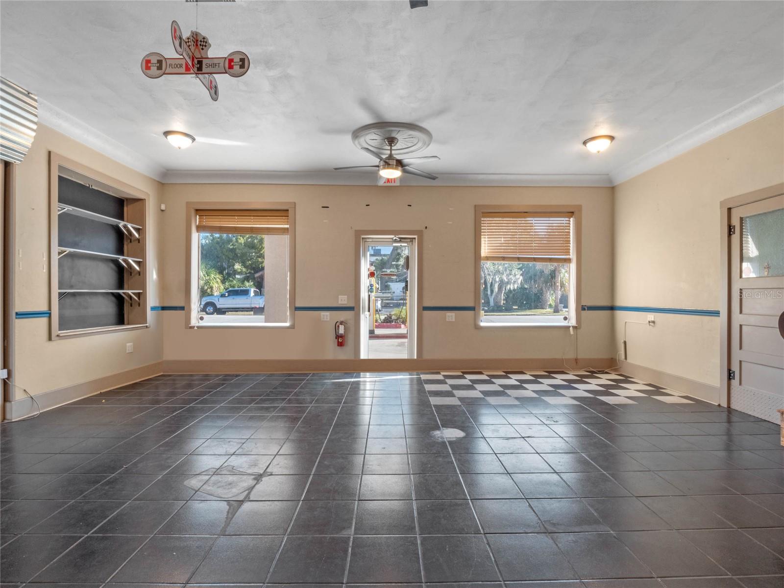 Image 4 of 42 For 208 Magnolia St
