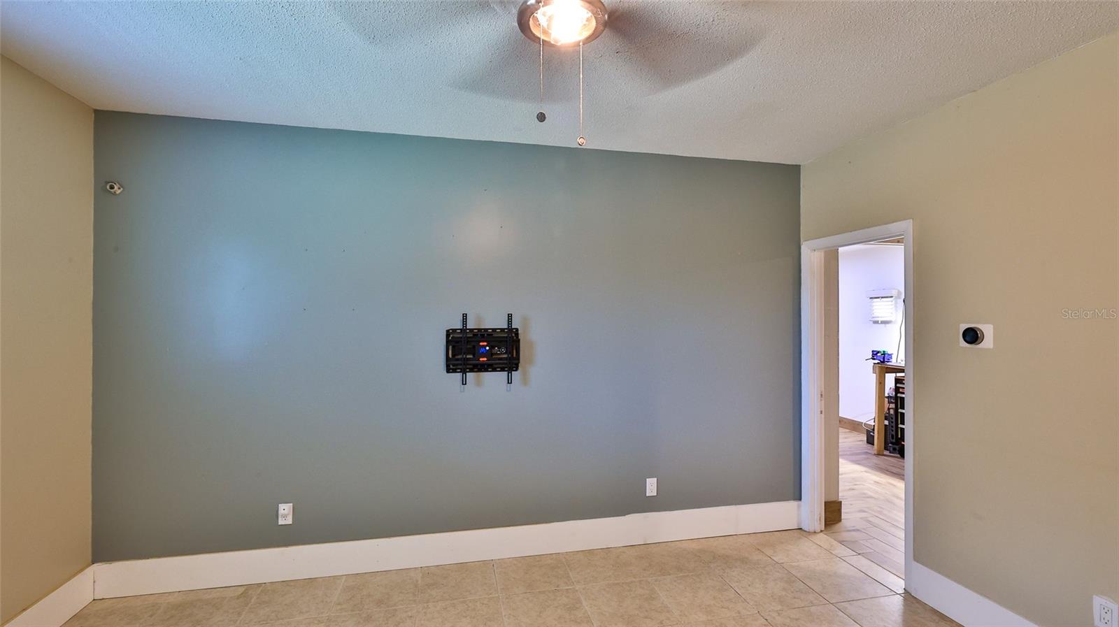 Image 34 of 41 For 2404 Victory Palm Drive
