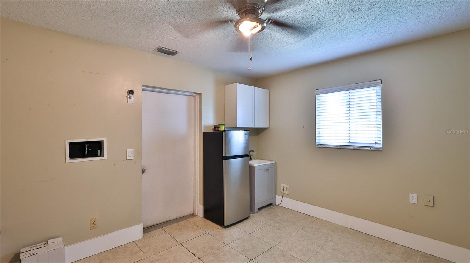 Image 35 of 41 For 2404 Victory Palm Drive