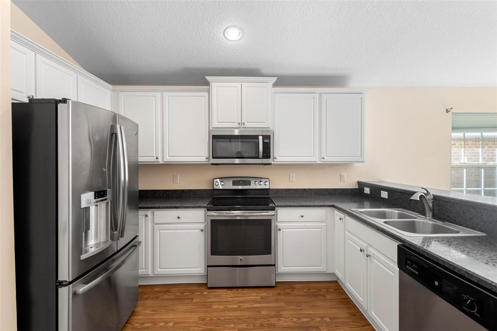 Image 21 of 43 For 634 Coral Trace Boulevard
