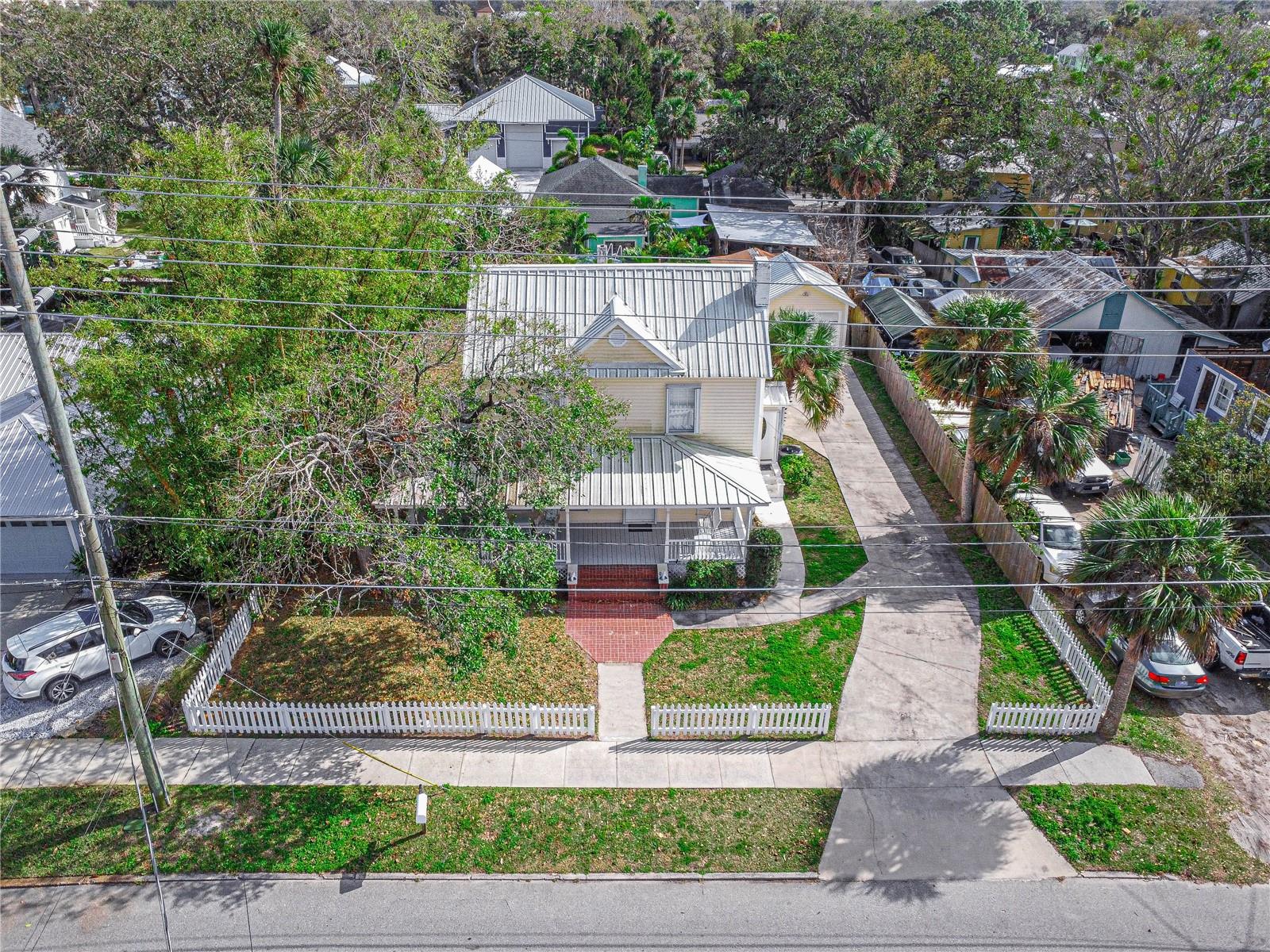 Image 2 of 36 For 208 Mary Avenue