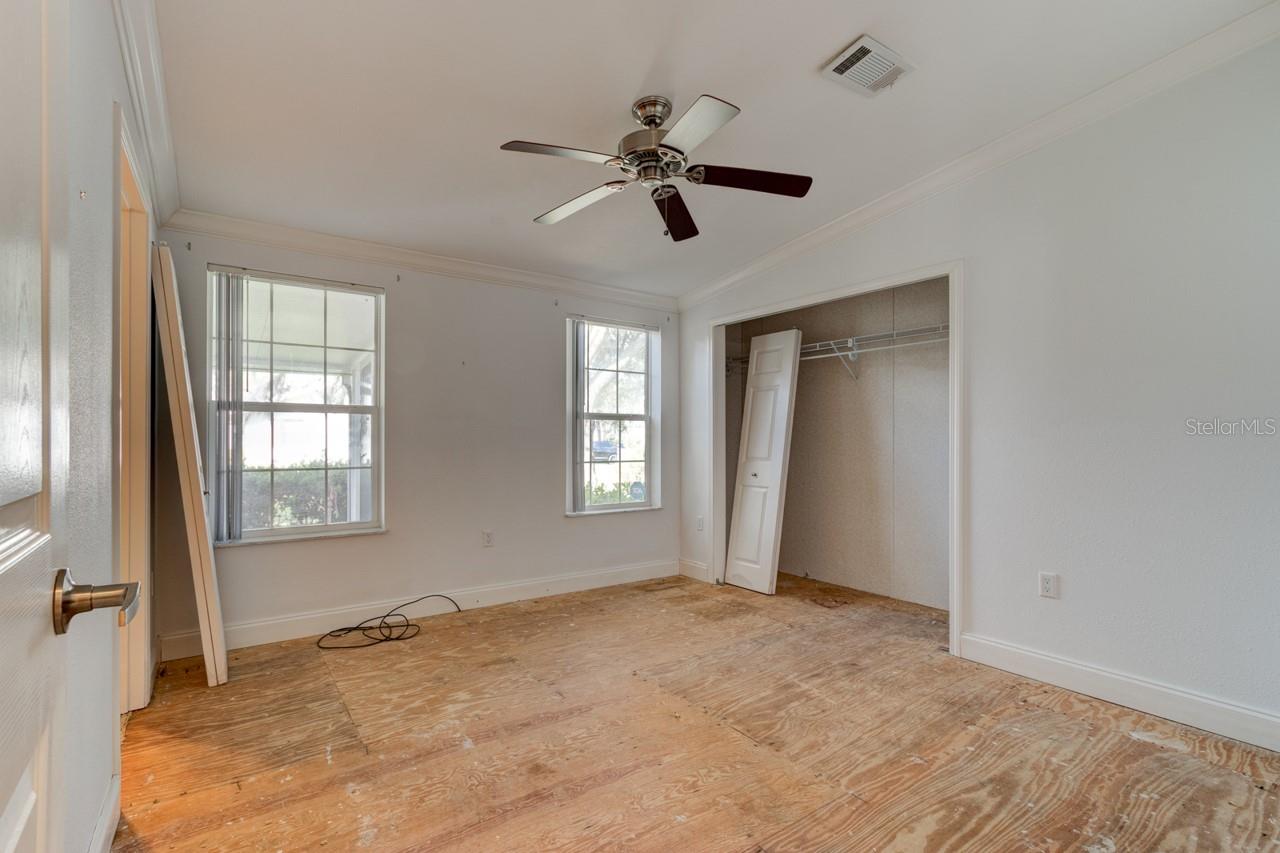 Image 11 of 22 For 526 Powers Avenue