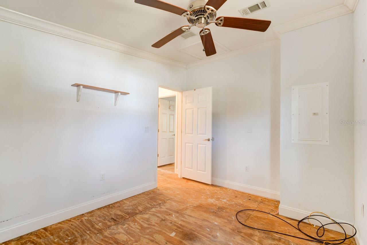 Image 13 of 22 For 526 Powers Avenue