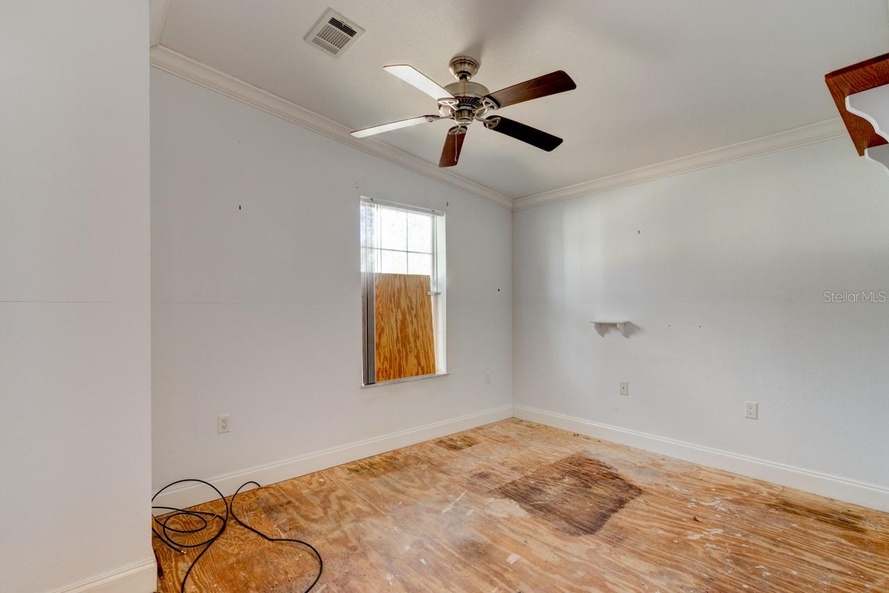 Image 14 of 22 For 526 Powers Avenue