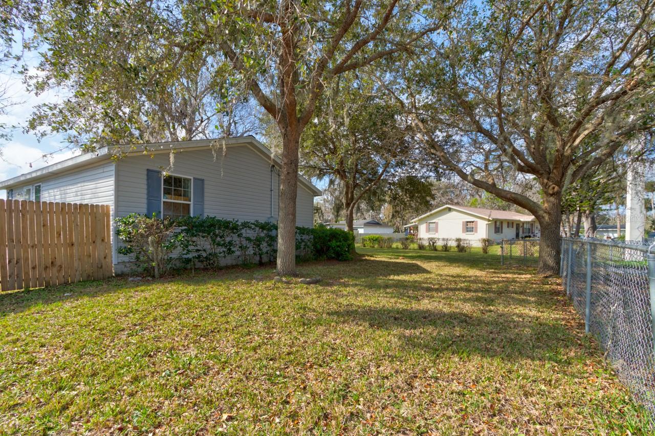 Image 19 of 22 For 526 Powers Avenue