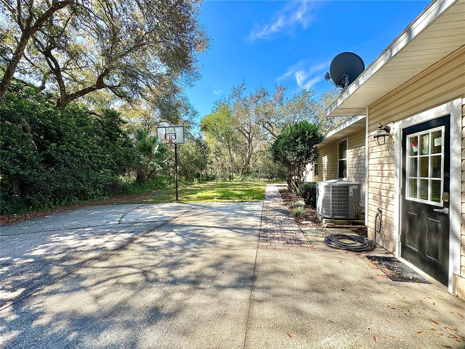 Image 81 of 93 For 3435 Black Willow Trail