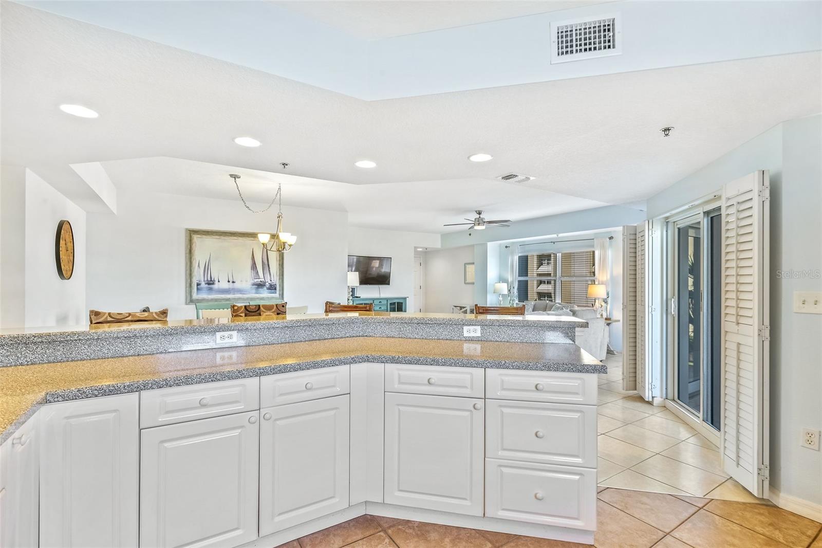 Image 11 of 46 For 5300 Atlantic Avenue 3-301