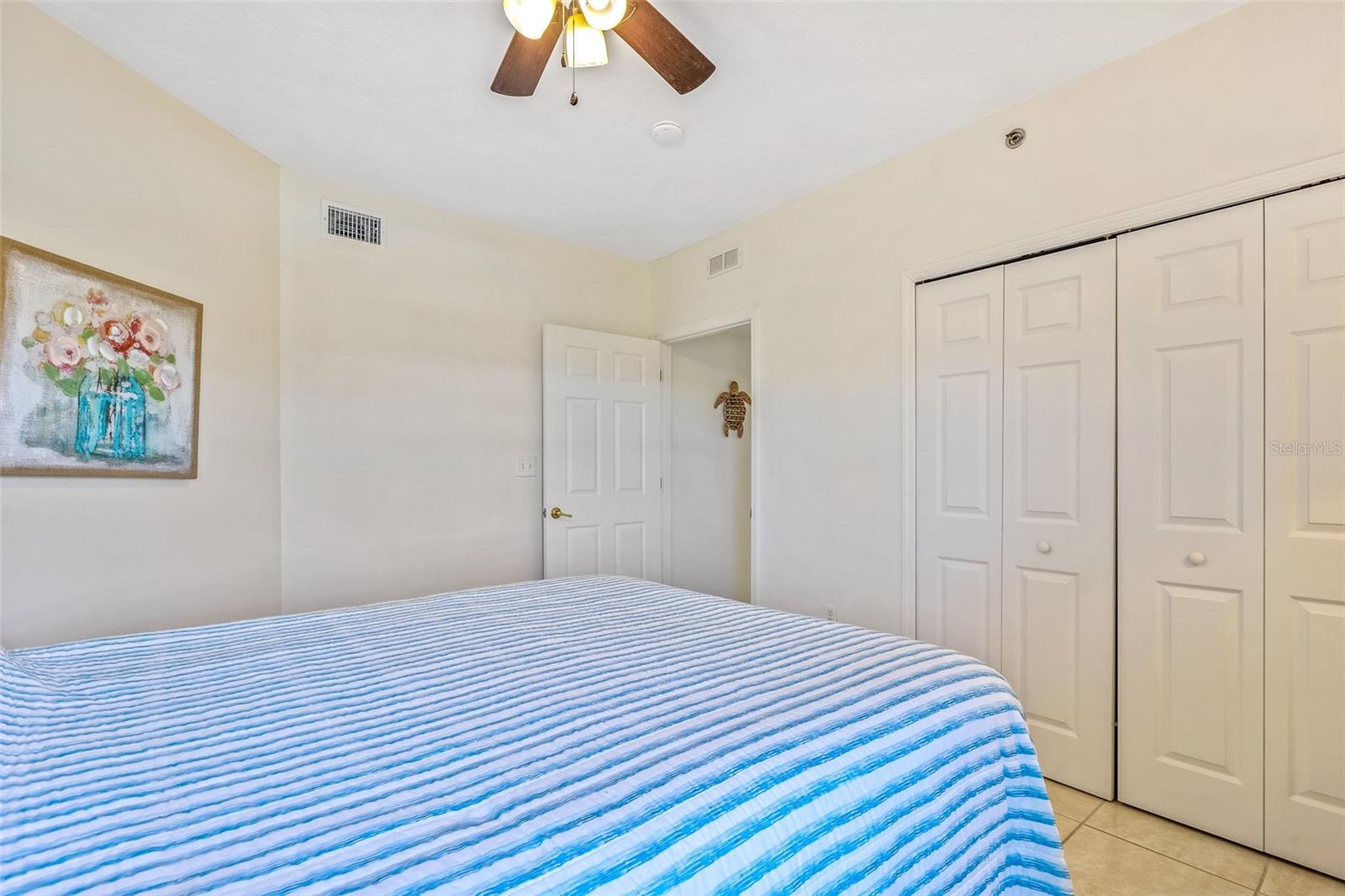 Image 18 of 46 For 5300 Atlantic Avenue 3-301
