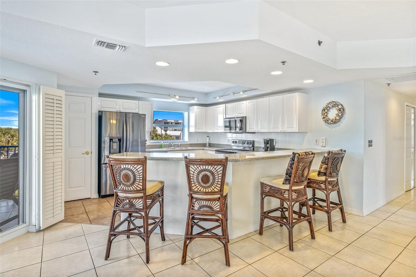 Image 8 of 46 For 5300 Atlantic Avenue 3-301