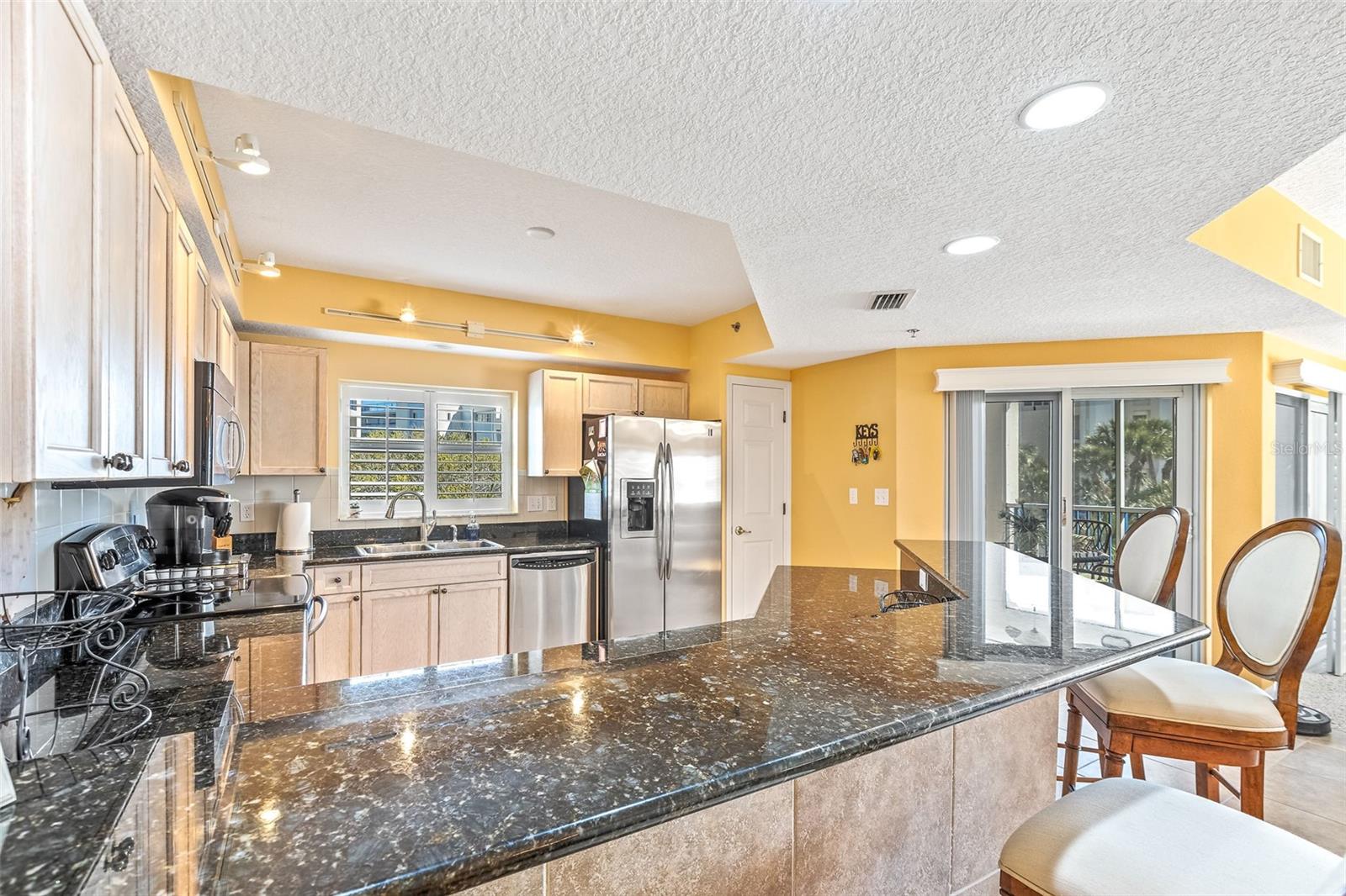 Image 11 of 46 For 5300 Atlantic Avenue 7-307