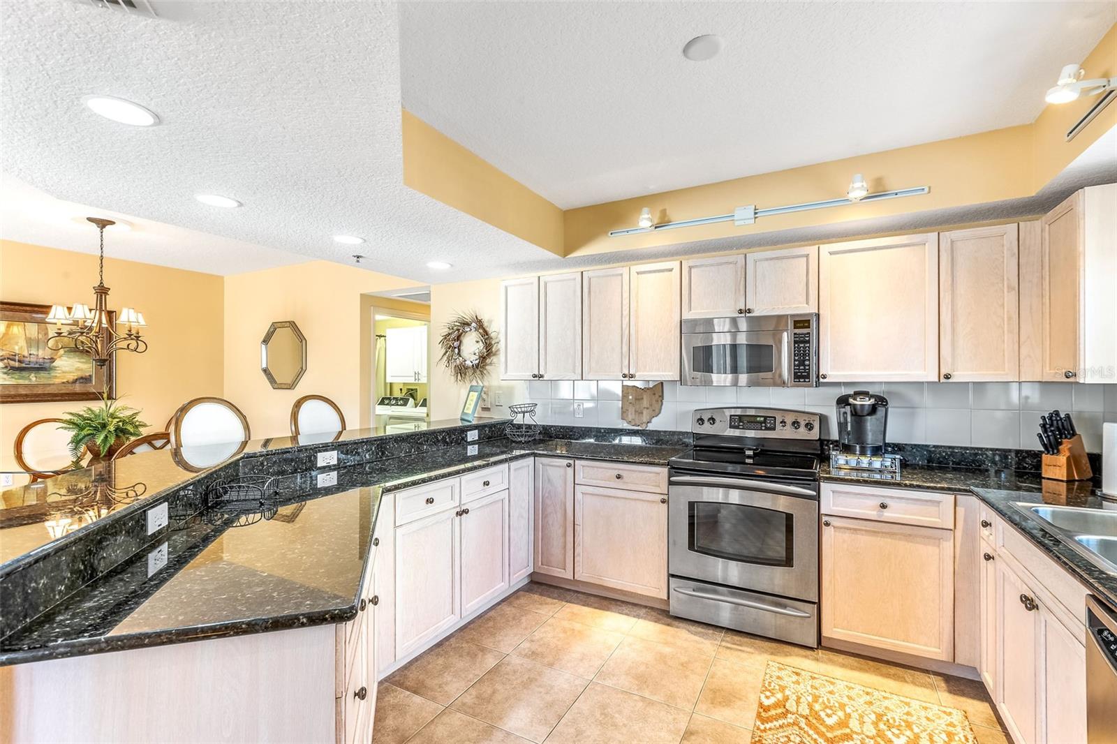 Image 12 of 46 For 5300 Atlantic Avenue 7-307