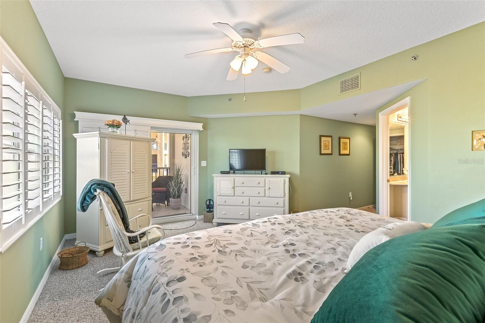 Image 25 of 46 For 5300 Atlantic Avenue 7-307