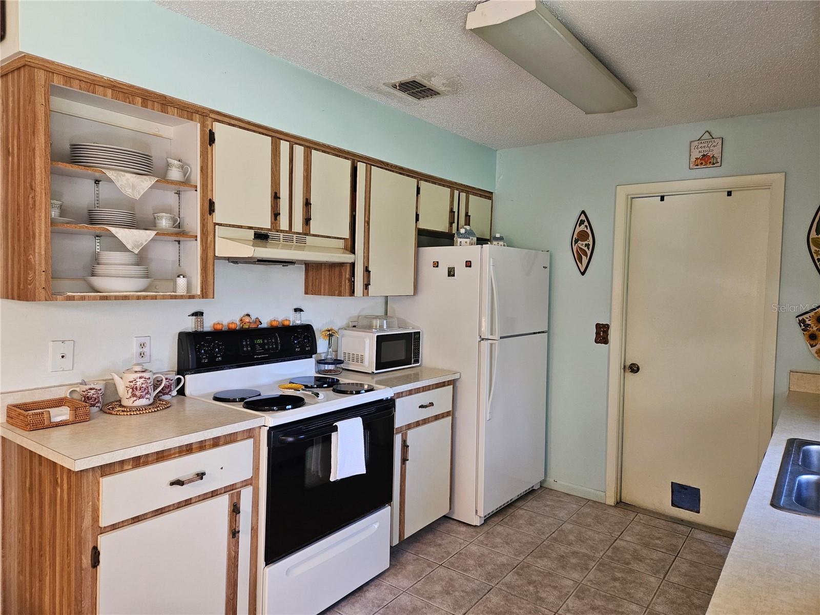 Image 11 of 39 For 2321 Tamarind Drive