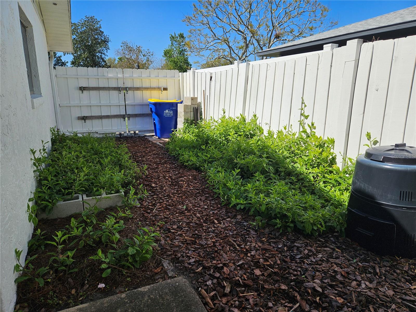 Image 30 of 39 For 2321 Tamarind Drive
