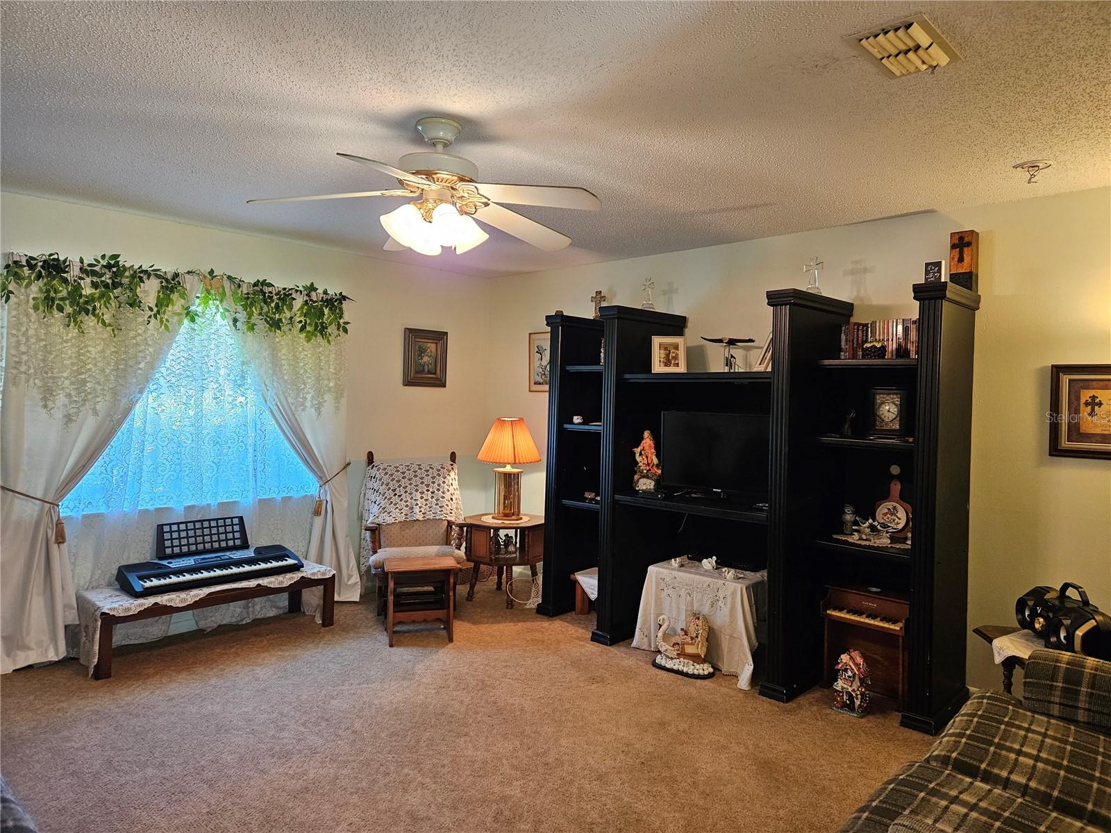 Image 7 of 39 For 2321 Tamarind Drive