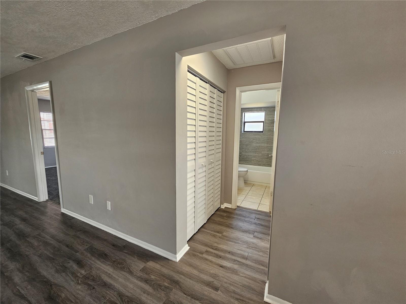 Image 6 of 37 For 801 Egret Court