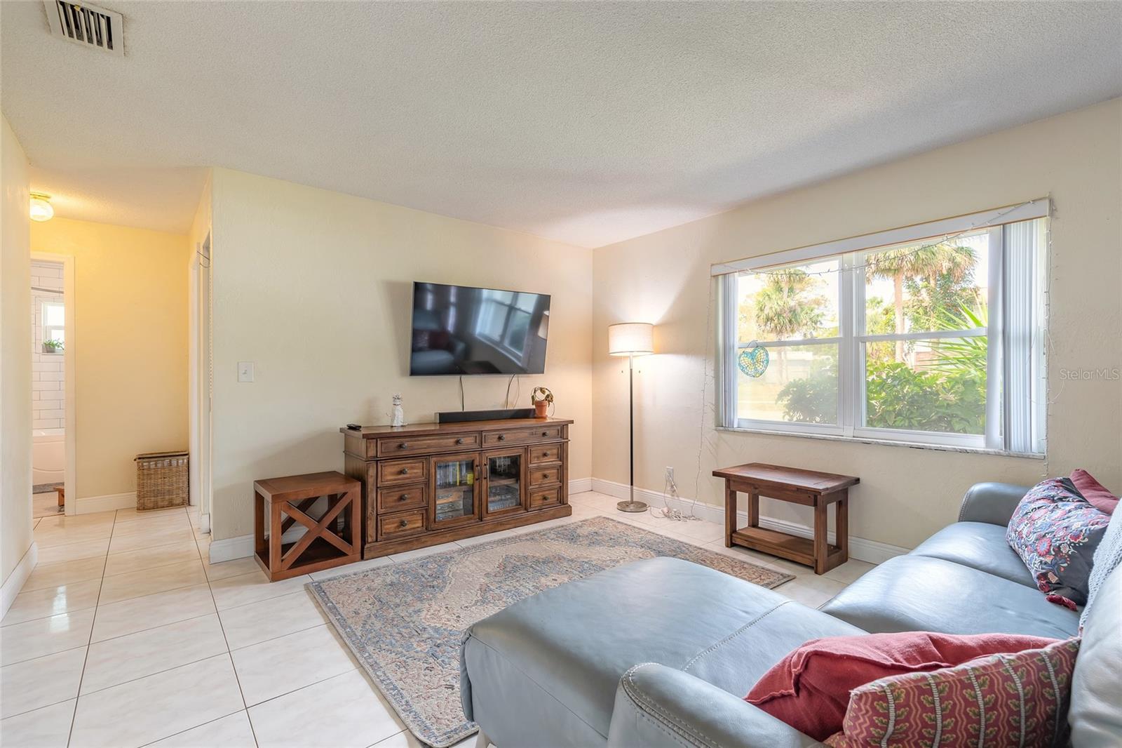 Image 11 of 45 For 222 Brittany Avenue