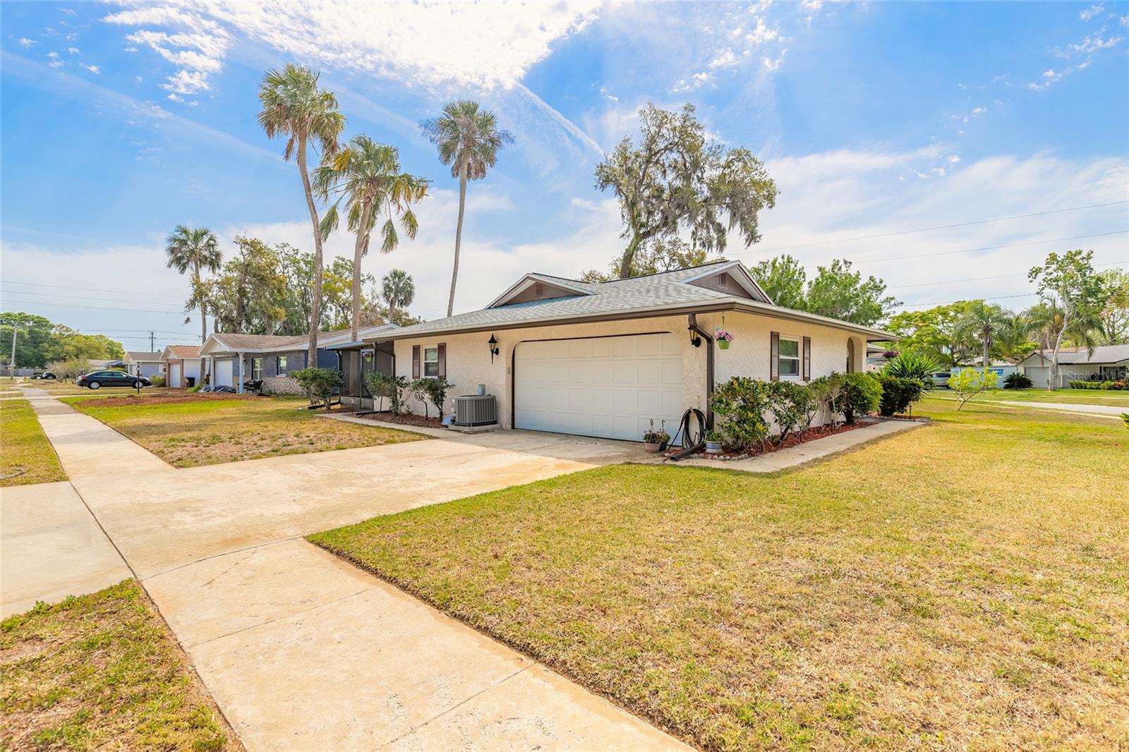 Image 4 of 45 For 222 Brittany Avenue