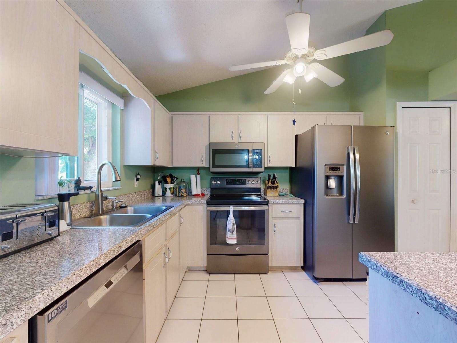 Image 15 of 71 For 3013 Lime Tree Drive