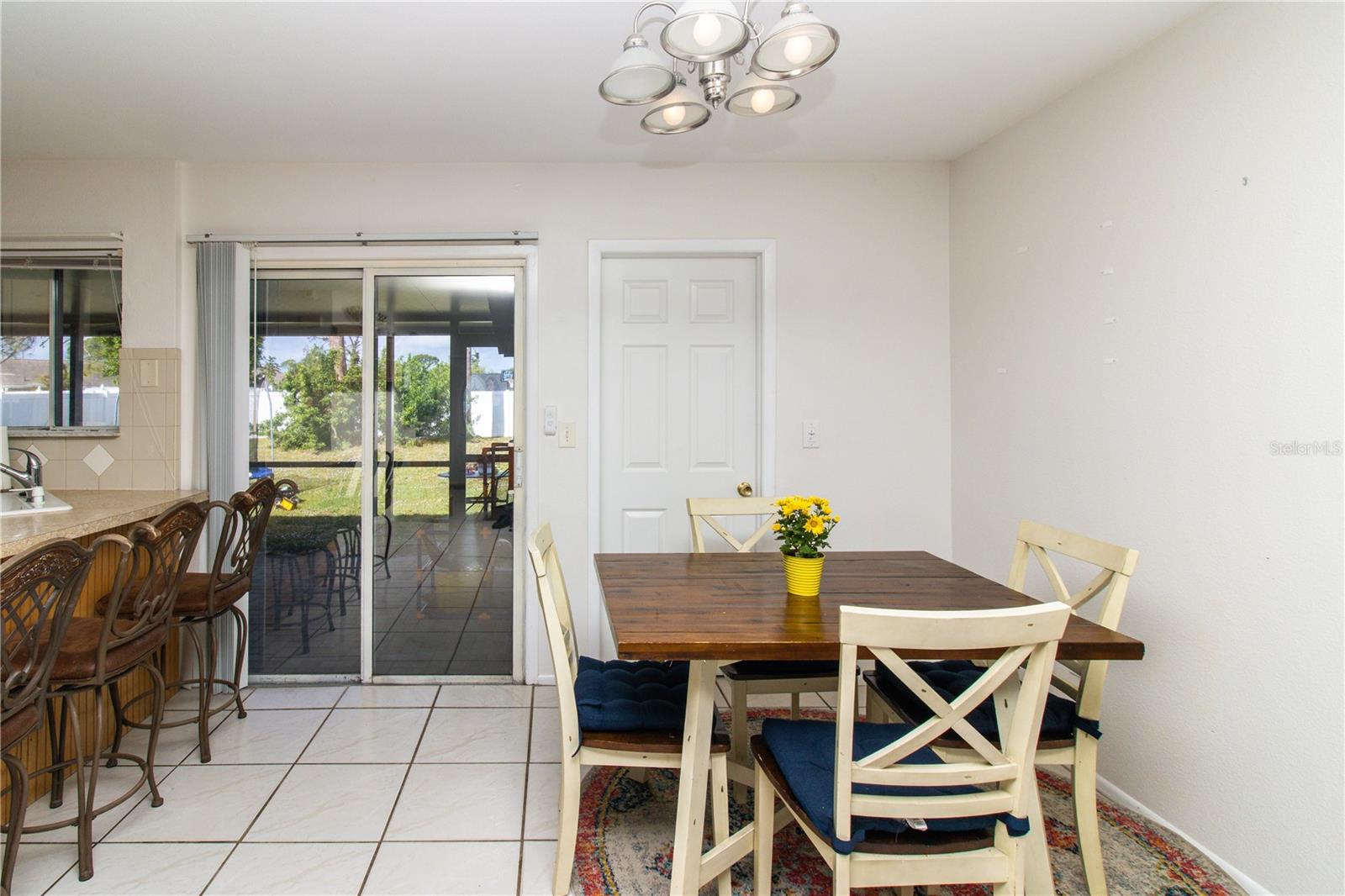 Image 18 of 24 For 7585 Kavanda Street