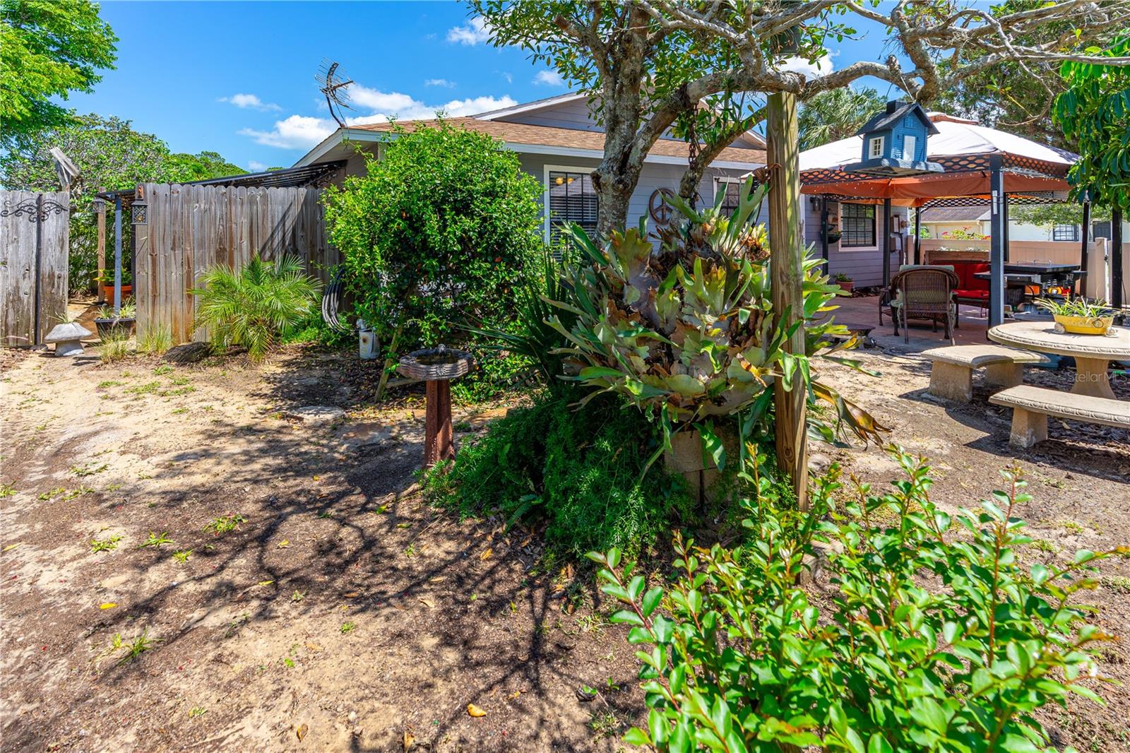 Image 10 of 33 For 411 Sea Gull Court
