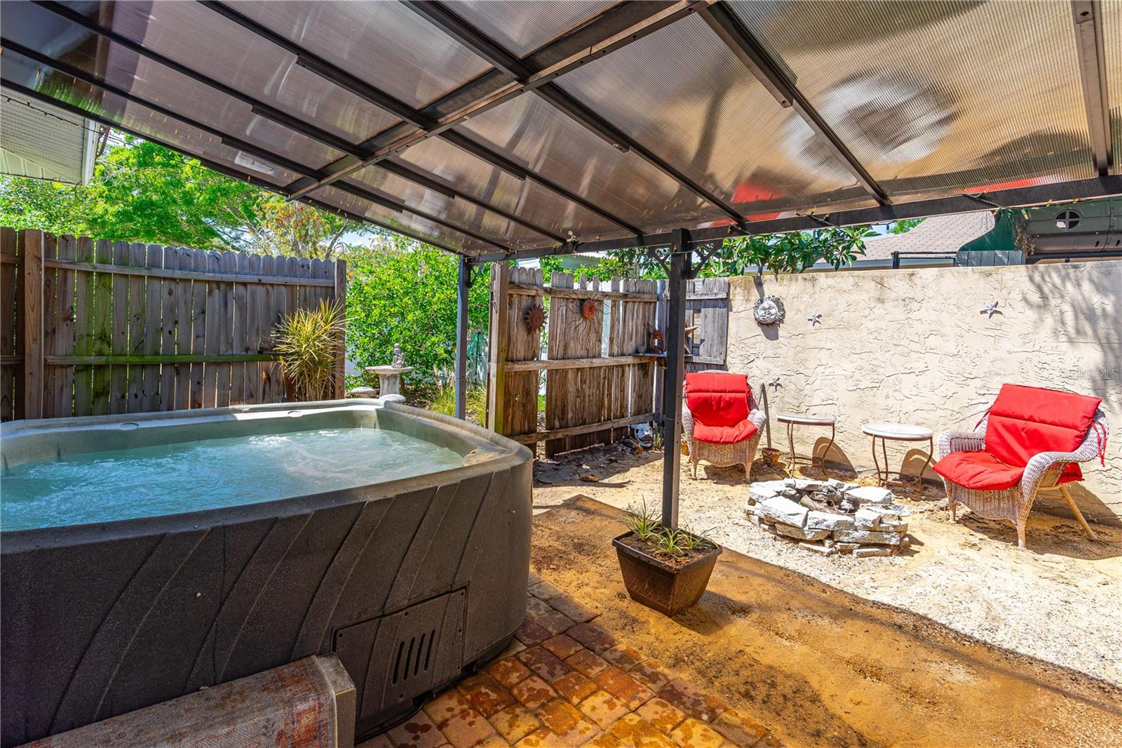Image 11 of 33 For 411 Sea Gull Court