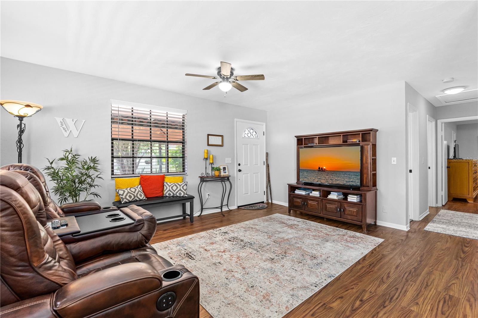 Image 16 of 33 For 411 Sea Gull Court