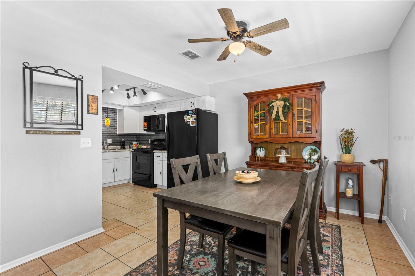 Image 17 of 33 For 411 Sea Gull Court