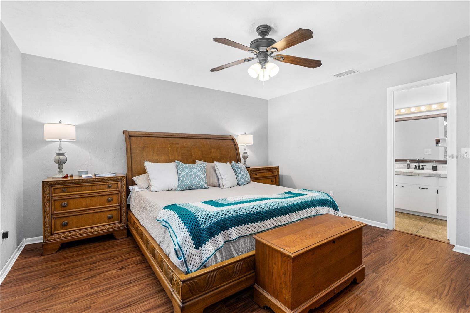 Image 22 of 33 For 411 Sea Gull Court