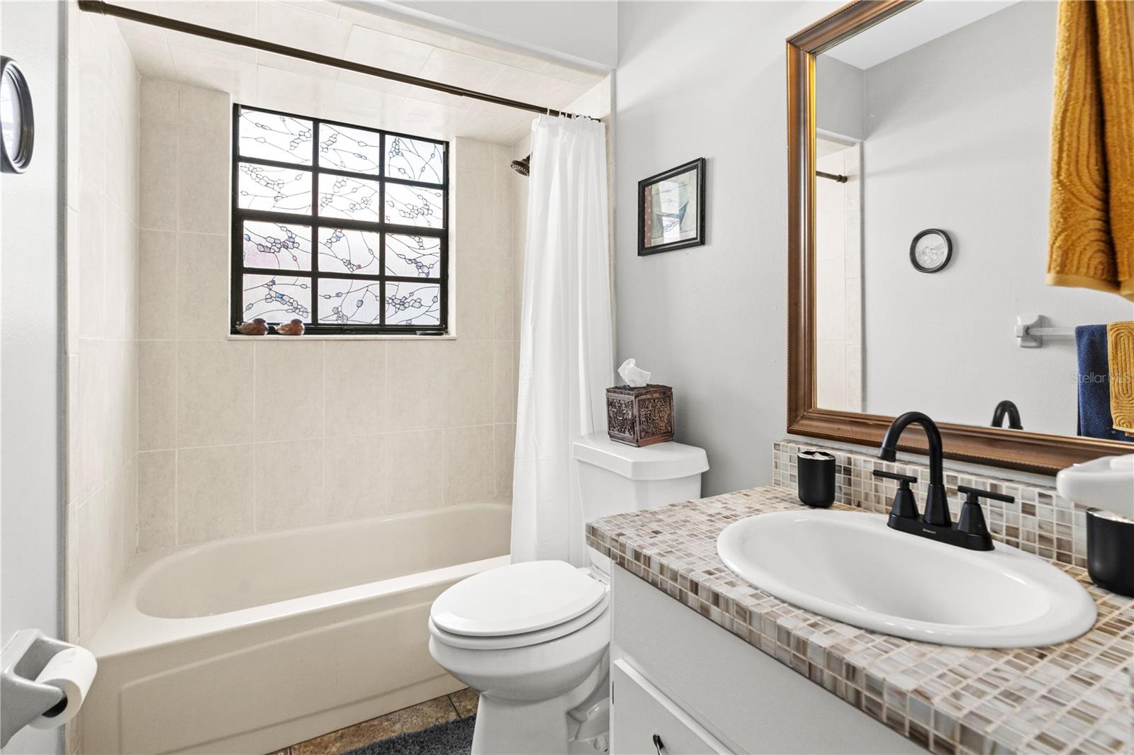 Image 27 of 33 For 411 Sea Gull Court