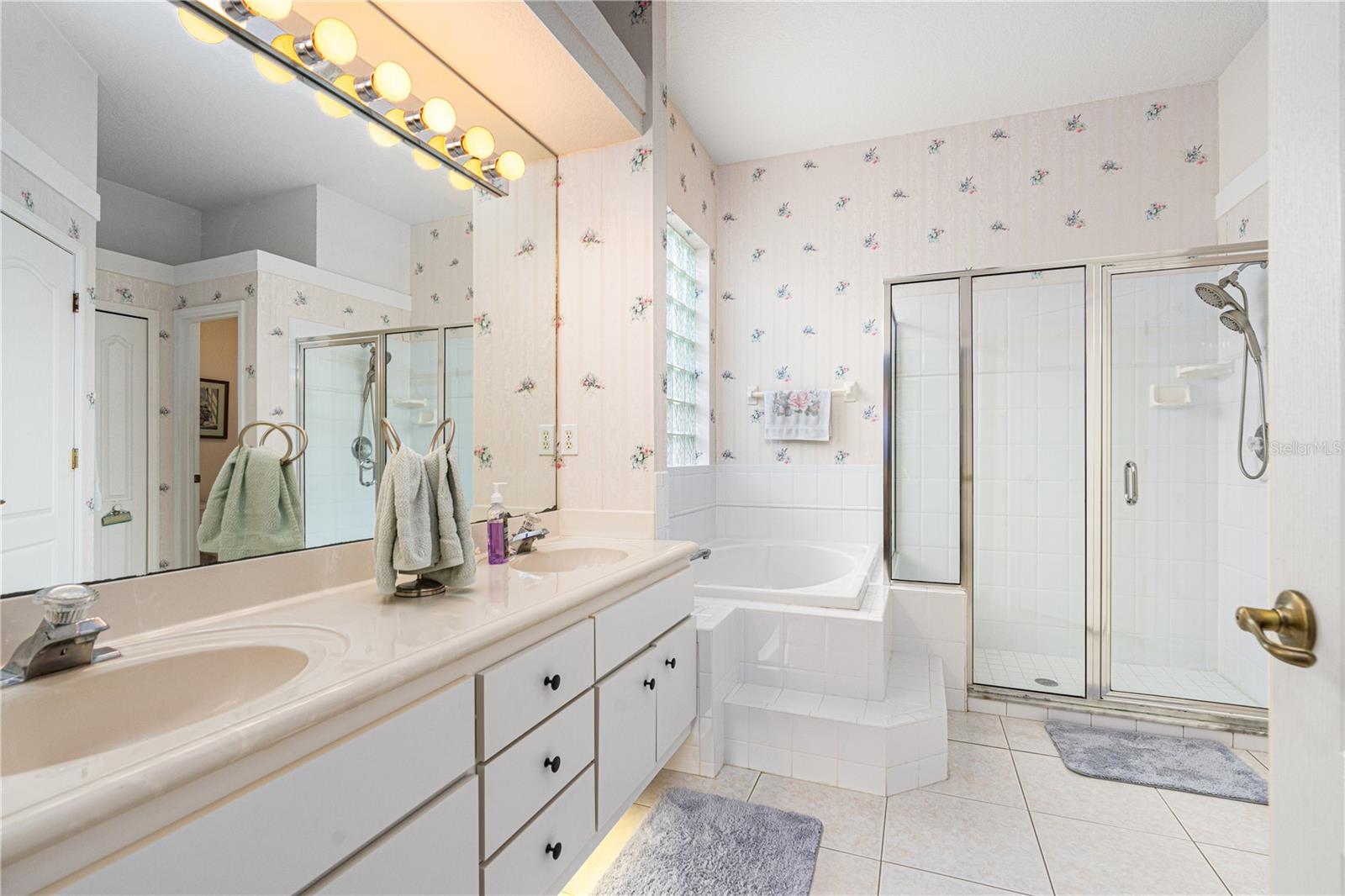 Image 20 of 46 For 6436 Longlake Drive