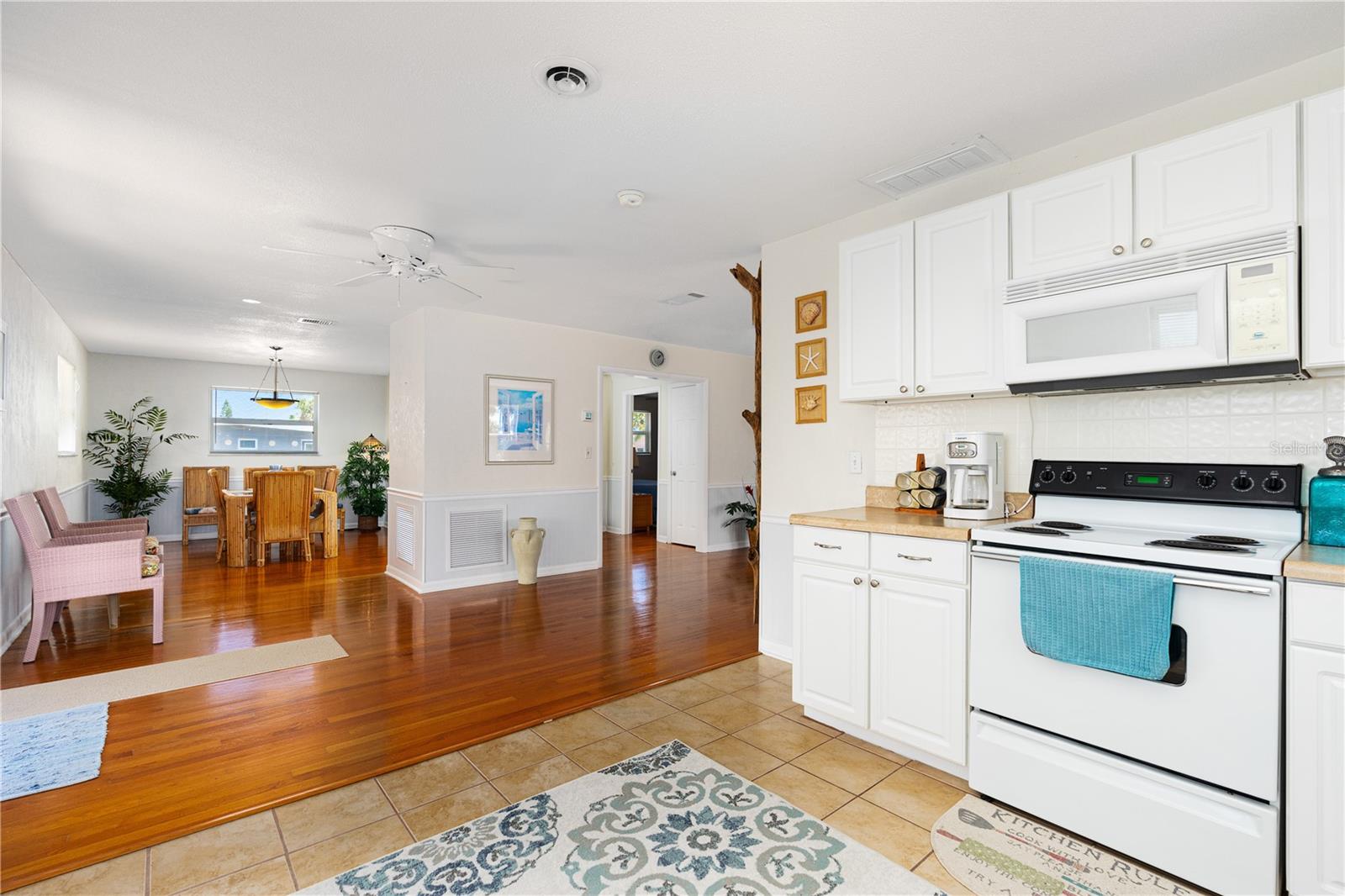 Image 9 of 44 For 4262 Cardinal Boulevard