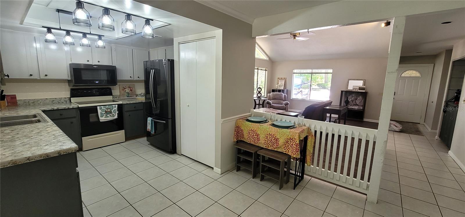 Image 4 of 6 For 171 Fox Glen Court