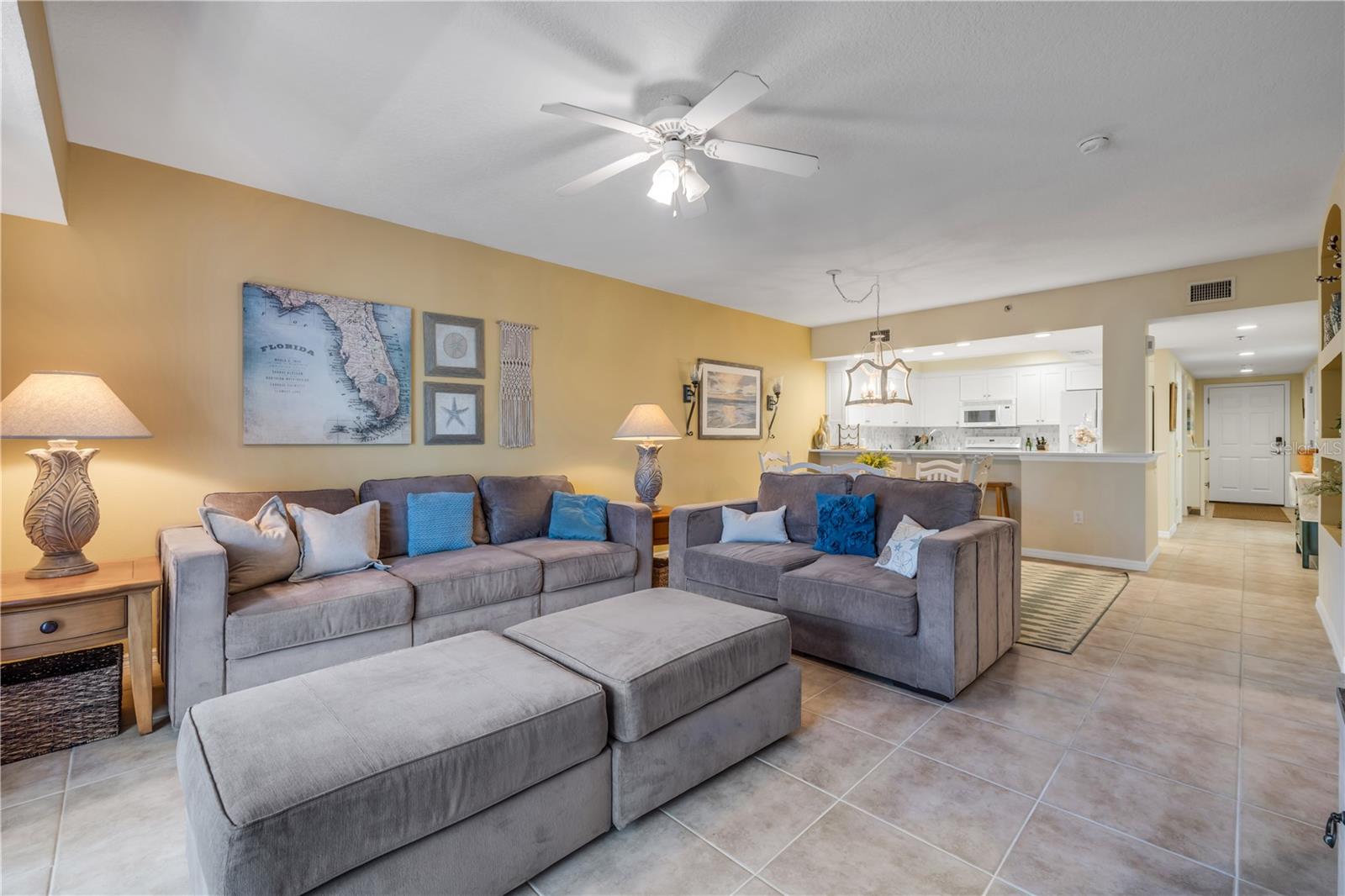 Image 16 of 74 For 5300 Atlantic Avenue 16-205